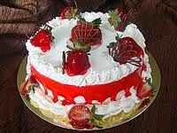 Bolo de Morango com suspiro